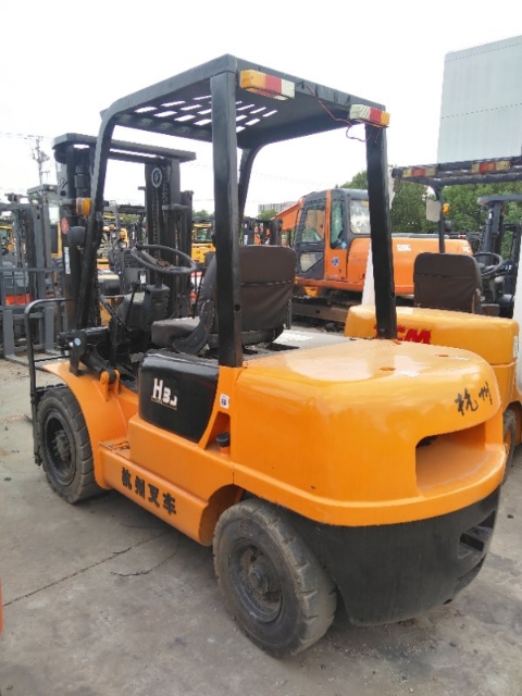 二收叉車回收租賃中遇到維修周期慢怎么辦？